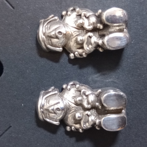 Storyteller Vintage Native American Sterling Silver Stud Earrings - Picture 3 of 14